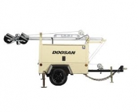 Combination Light Tower / Generator - Doosan L20